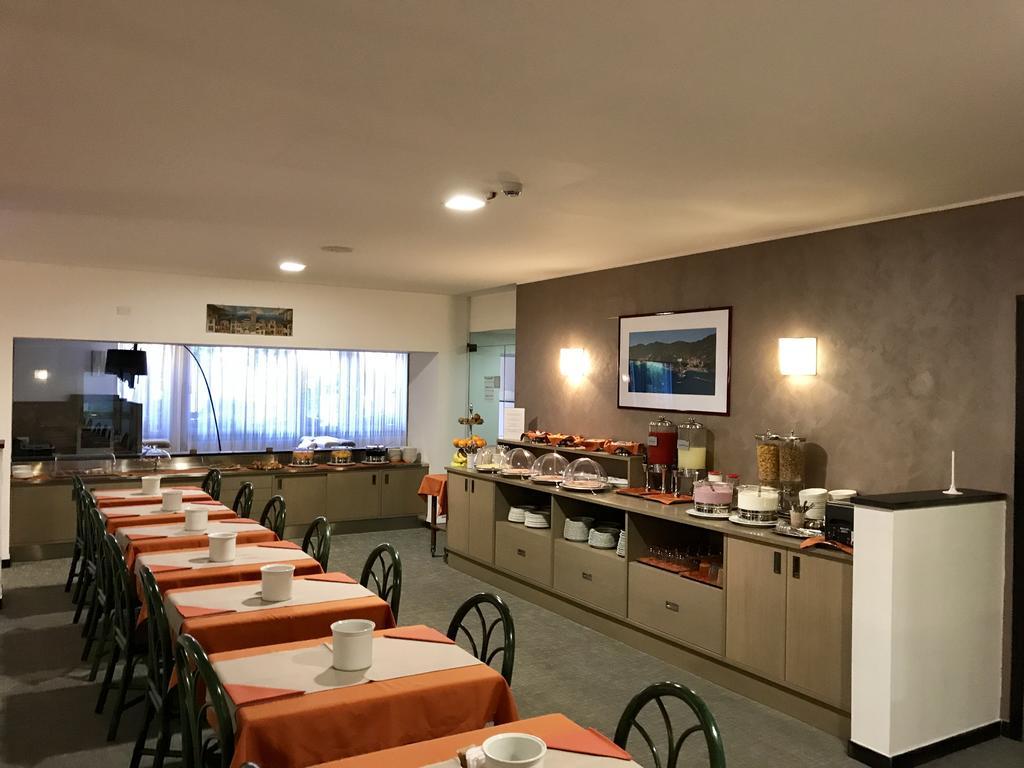 Hotel Palme Монтеросо ал Маре Екстериор снимка